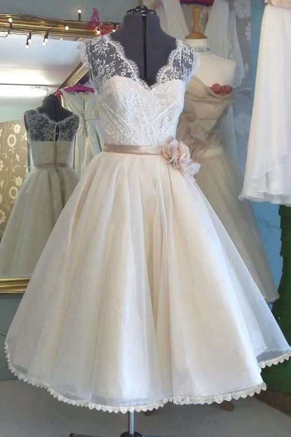 A-line/Princess V Neck Sleeveless Tea-Length Tulle Wedding Dress With Lace Flowers