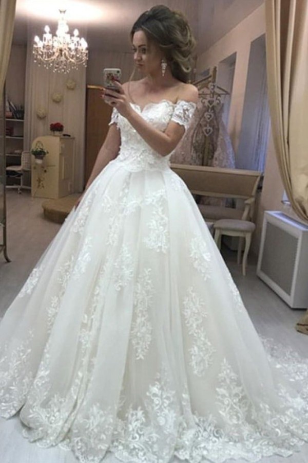 Ball Gown Off-the-Shoulder Short Sleeve Court Train Tulle Wedding Dress With Appliqued